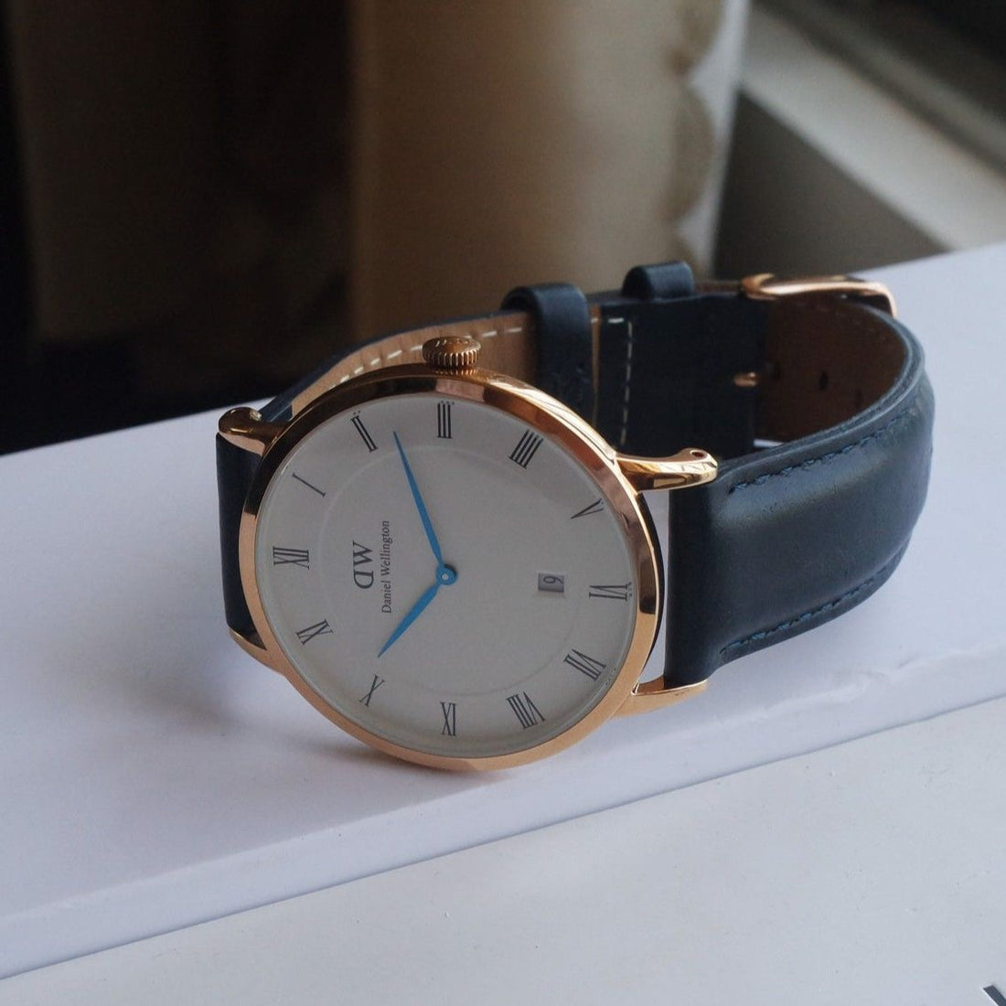 Daniel Wellington Dapper Somerset White Dial Blue Leather Strap Watch For Men - DW00100193