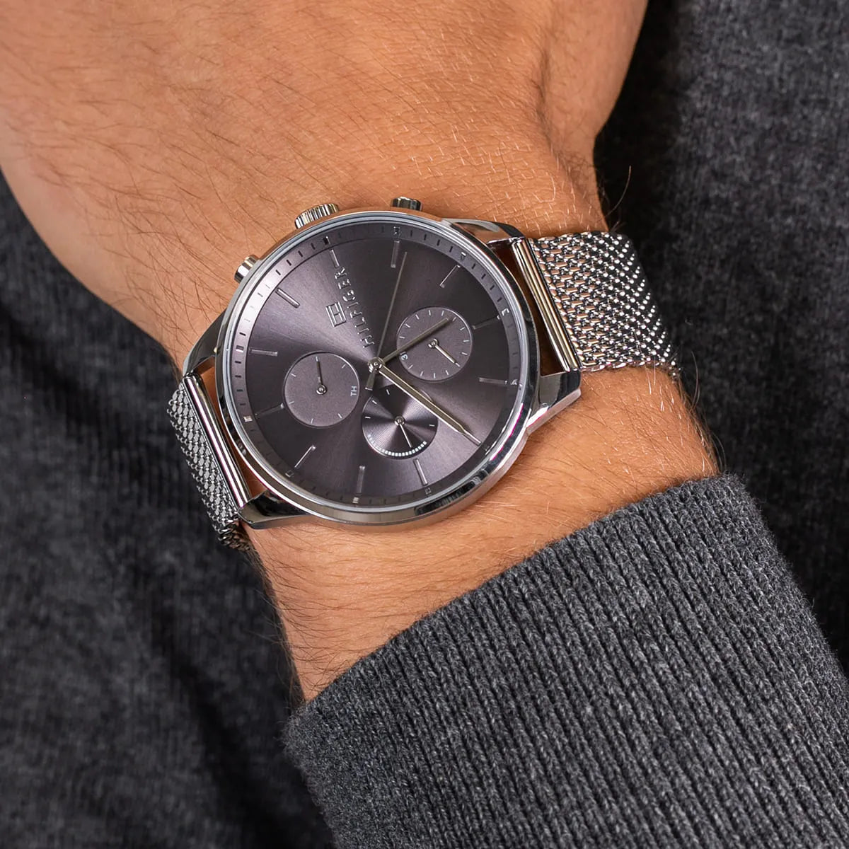 Tommy Hilfiger Chase Quartz Grey Dial Silver Mesh Bracelet Watch For Men - 1791484