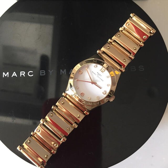 Marc Jacobs Amy White Dial Rose Gold Steel Strap Watch for Women - MBM8559