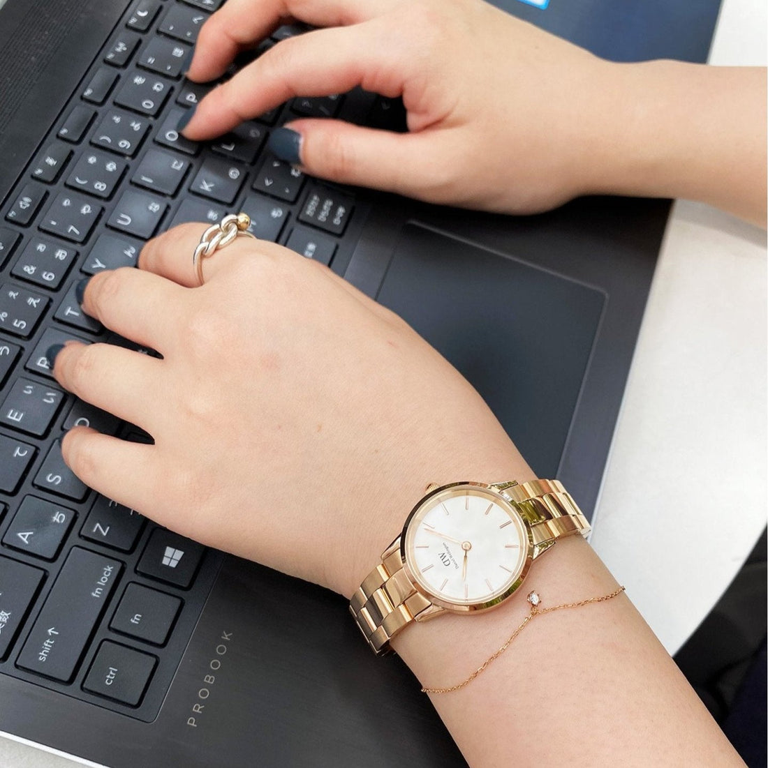 Daniel Wellington Iconic Link White Dial Rose Gold Steel Strap Watch for Women - DW00100213