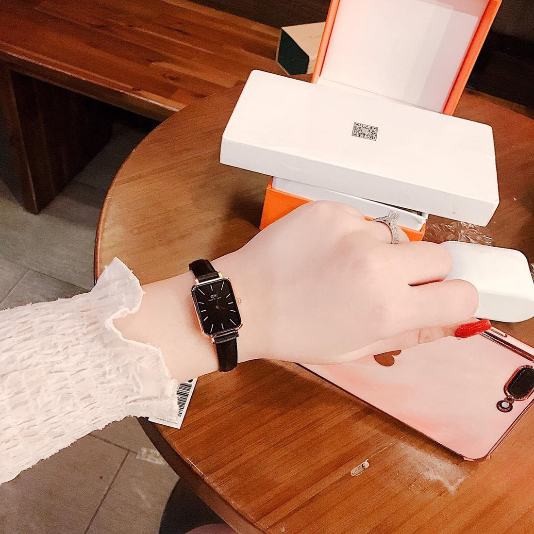 Daniel Wellington Quadro Sheffield Black Dial Black Leather Strap Watch For Women - DW00100435