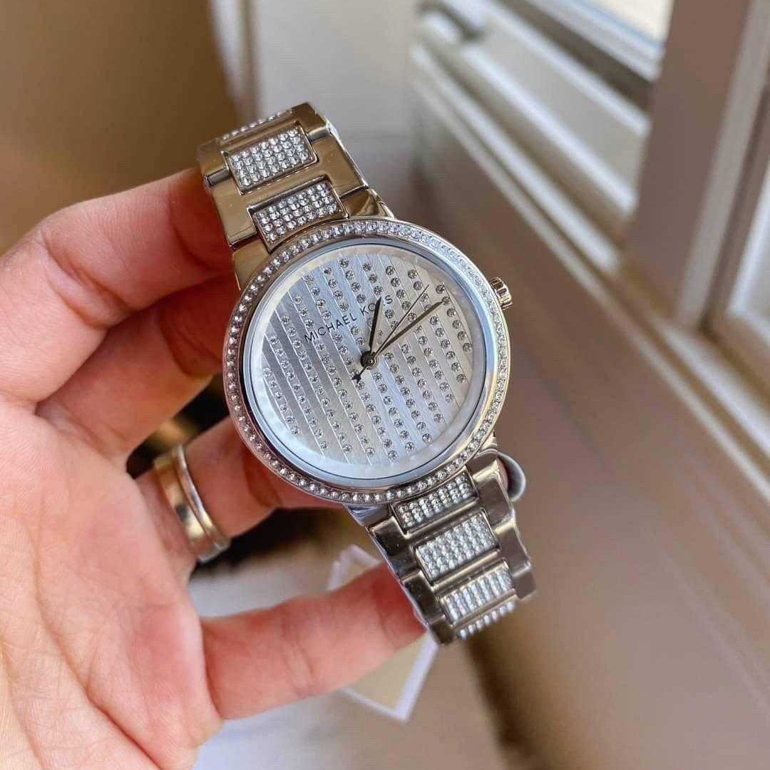 Michael Kors Gabbi Quartz Crystals Silver Dial Silver Steel Strap Watch For Women - MK3984