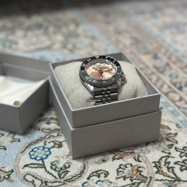 Seiko 5 Sports GMT Thong Sia Limited Edition Brown Dial Silver Steel Strap Watch for Men - SSK043K1