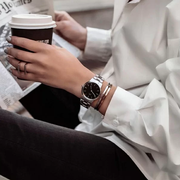 Daniel Wellington Iconic Link Black Dial Silver Steel Strap Watch For Women - DW00100206