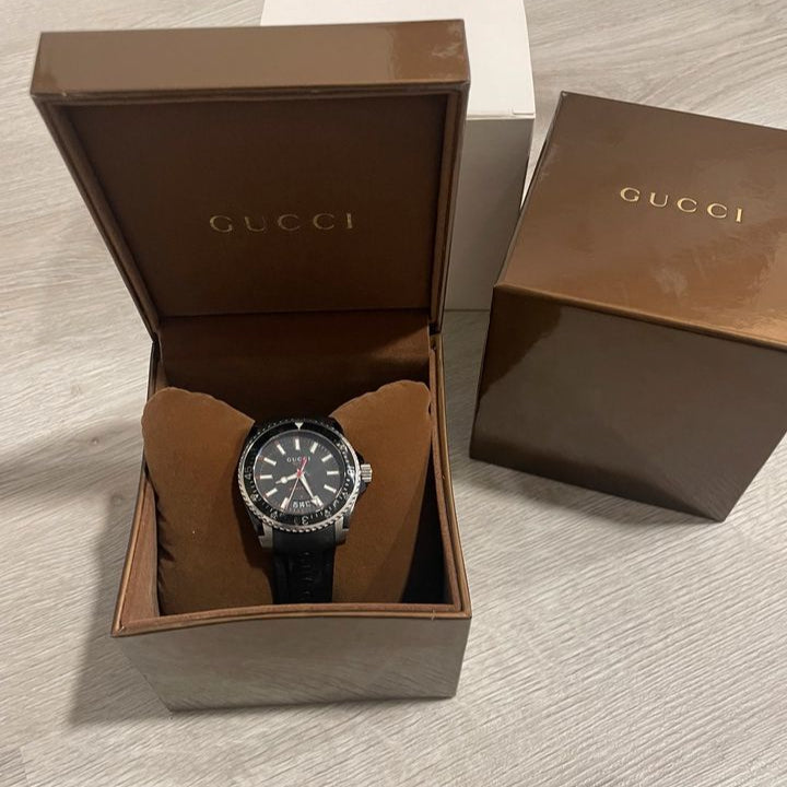 Gucci Dive Quartz Black Dial Black Rubber Strap Watch For Men - YA136303