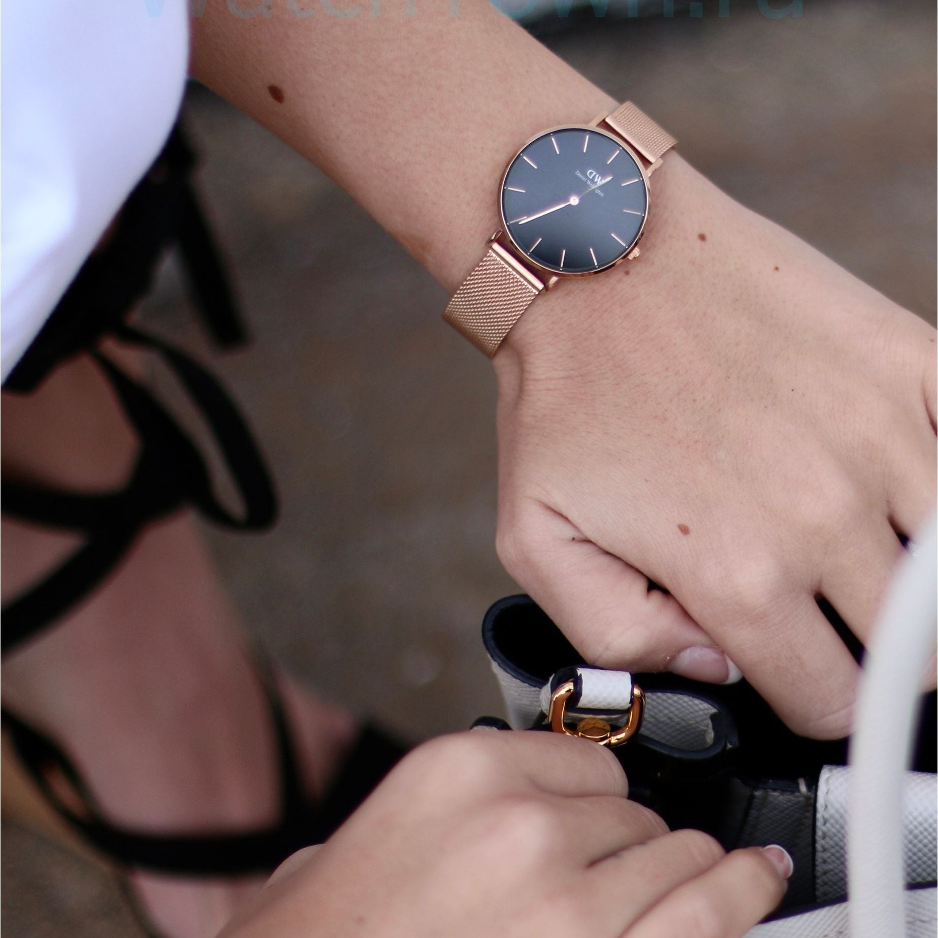 Daniel Wellington Classic Melrose Black Dial Rose Gold Mesh Bracelet Watch For Women - DW00100161