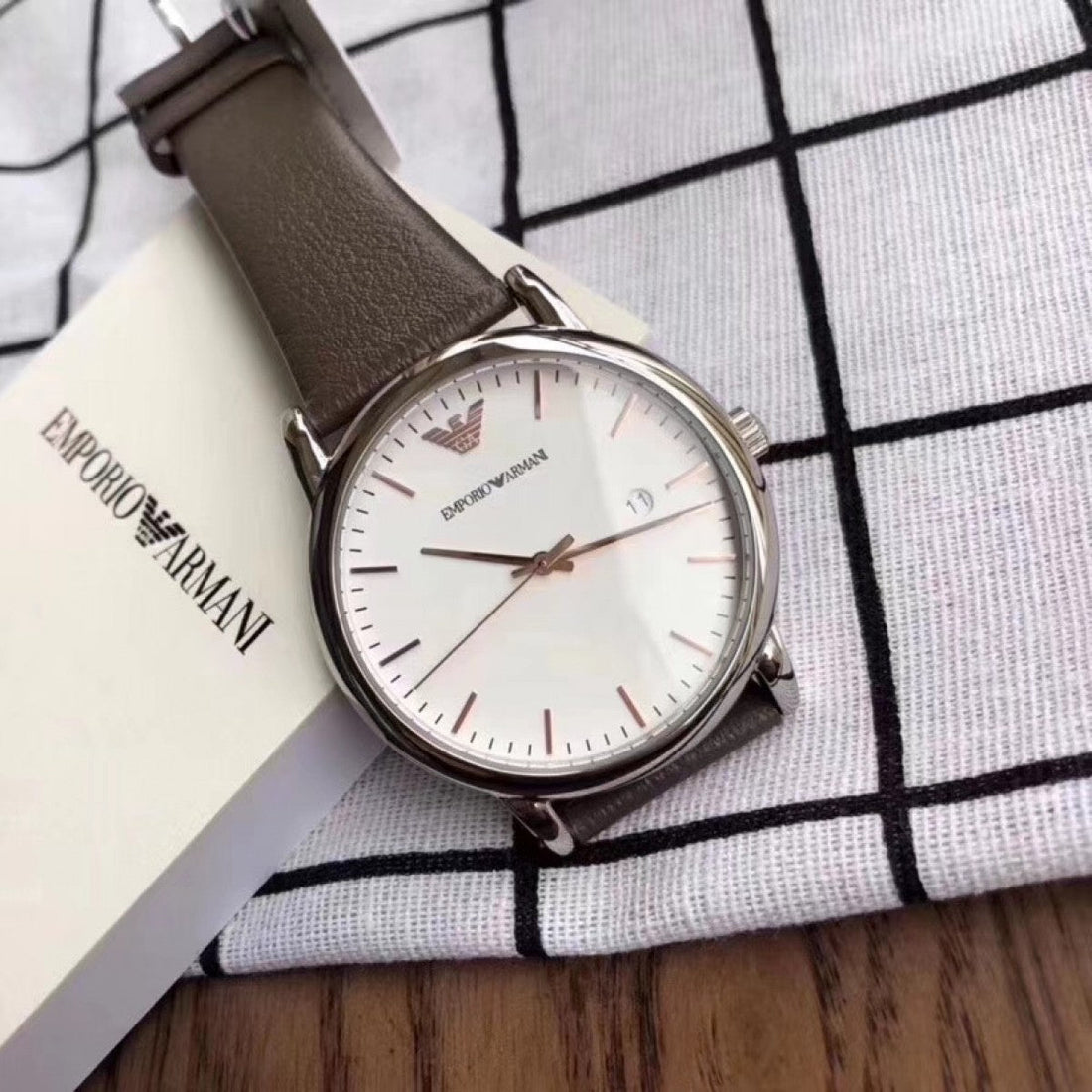 Emporio Armani Herren White Dial Brown Leather Strap Watch For Men - AR11103