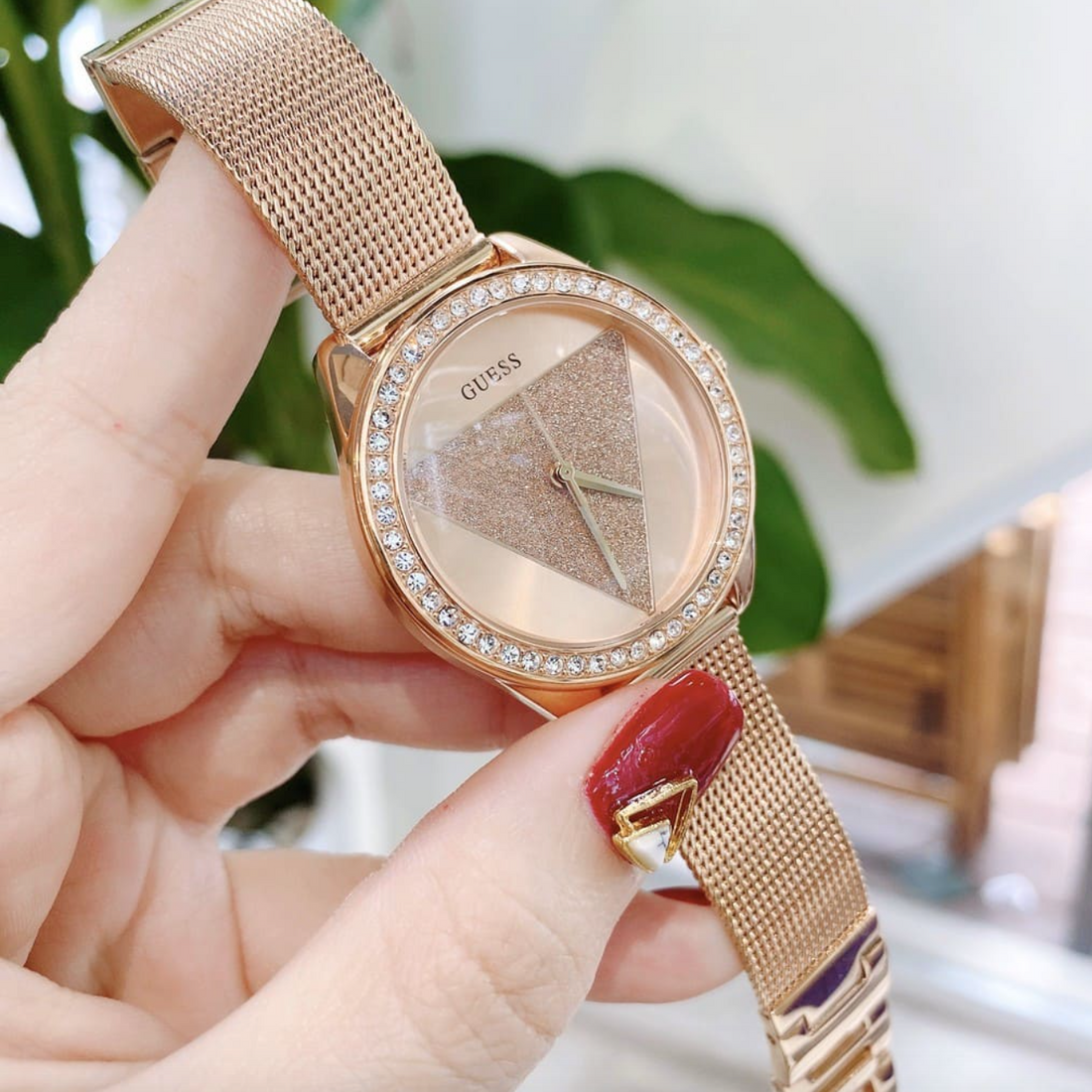 Guess Tri Glitz Quartz Diamonds Rose Gold Dial Rose Gold Mesh Bracelet Watch For Women - W1142L4