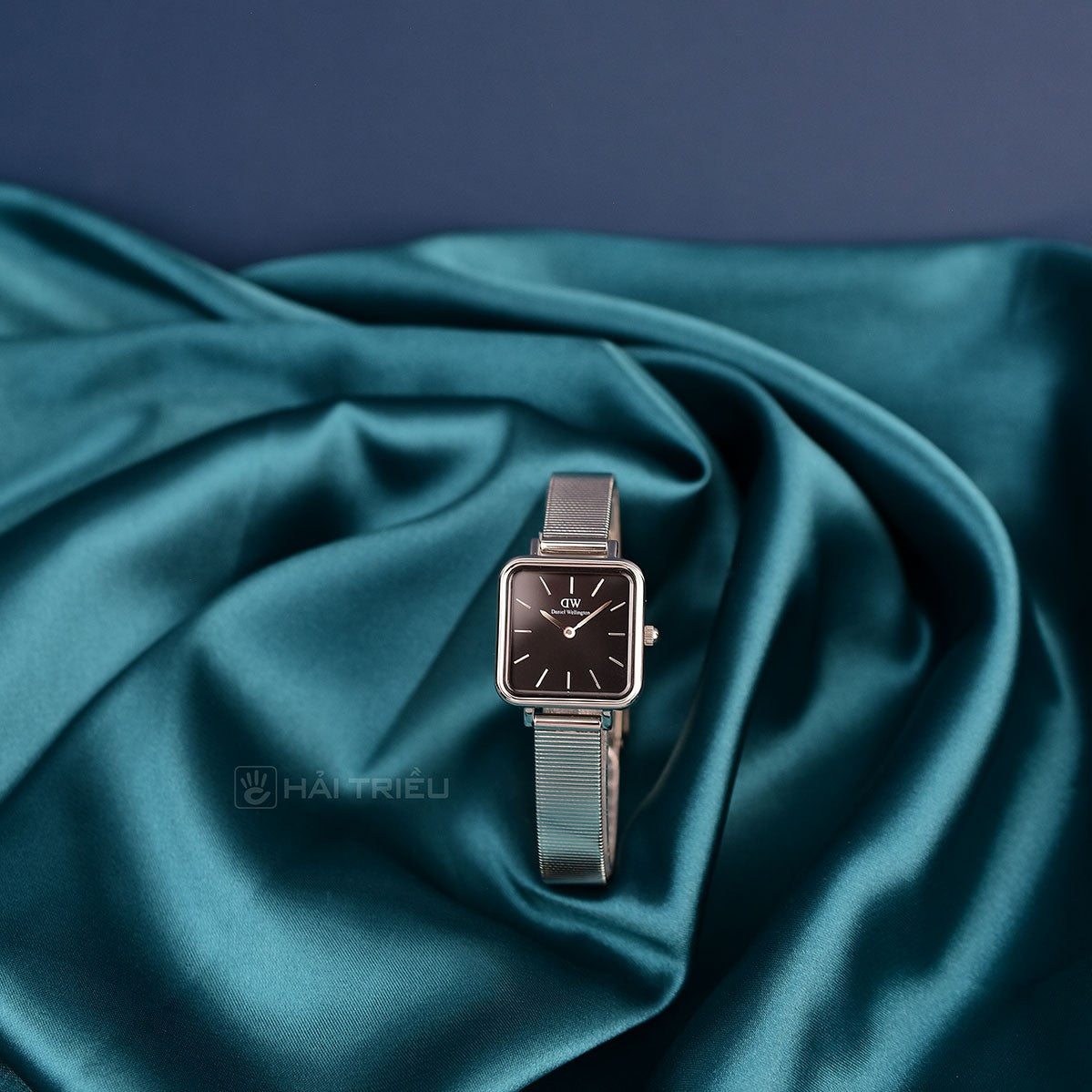 Daniel Wellington Quadro Studio Black Dial Silver Mesh Strap Watch For Women - DW00100522