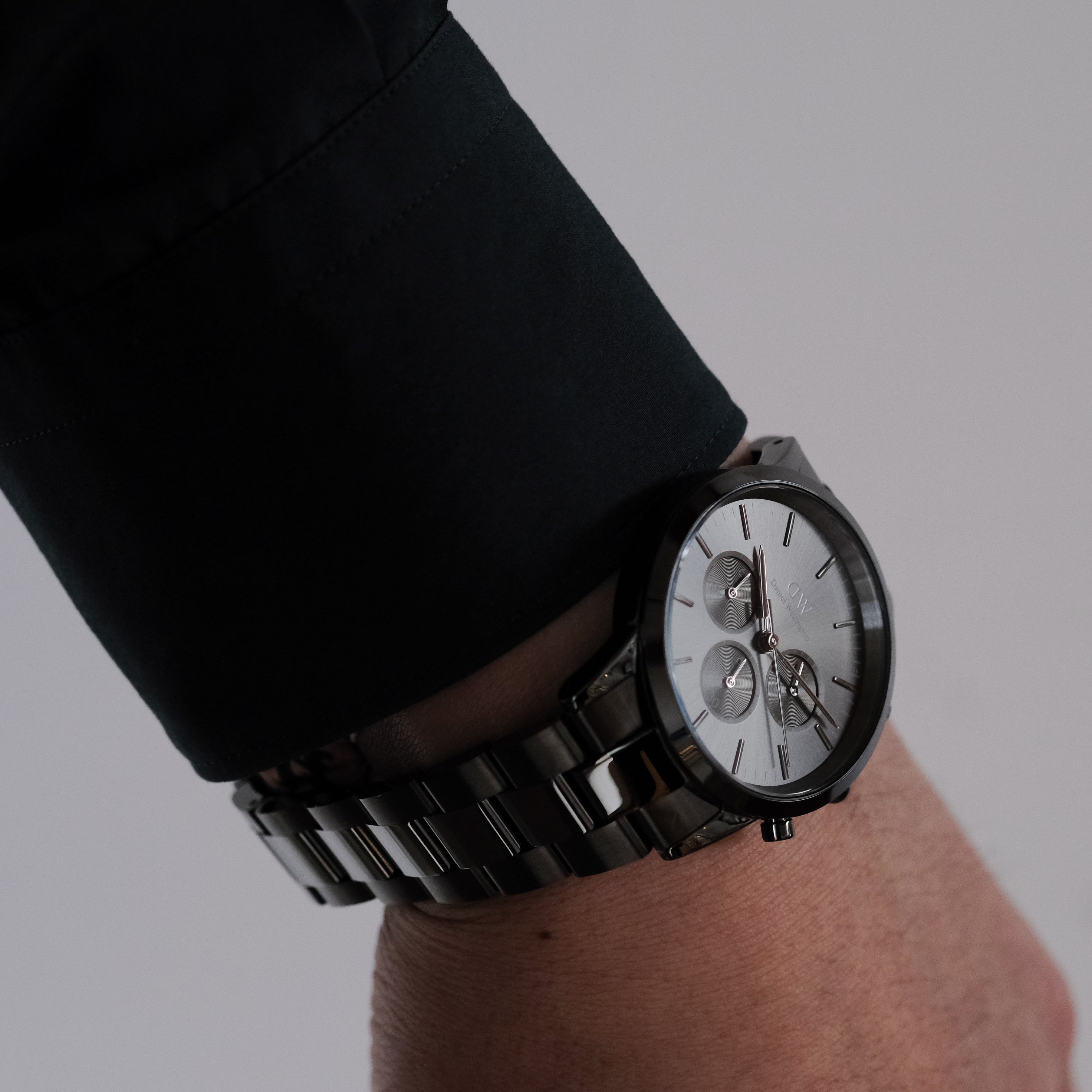 Daniel Wellington Iconic Link Chronograph Grey Dial Grey Steel Strap Watch for Men - DW00100643