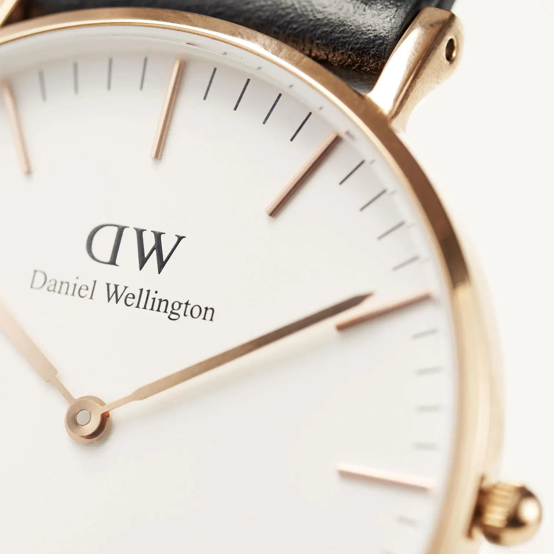 Daniel Wellington Classic Reading White Dial Black Leather Strap Watch For Women - DW00100041