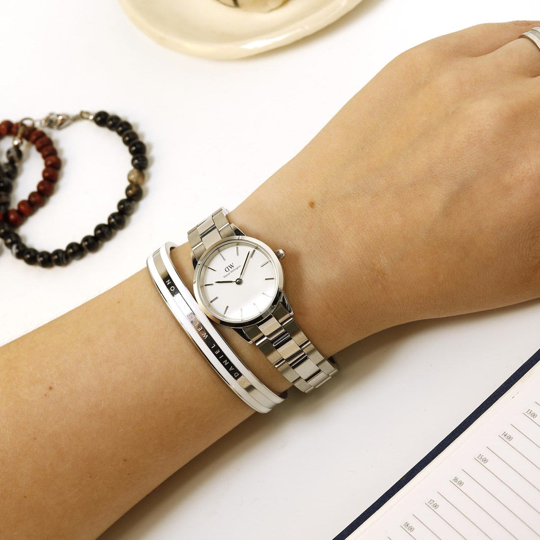 Daniel Wellington Iconic Link White Dial Silver Steel Strap Watch For Women - DW00100207