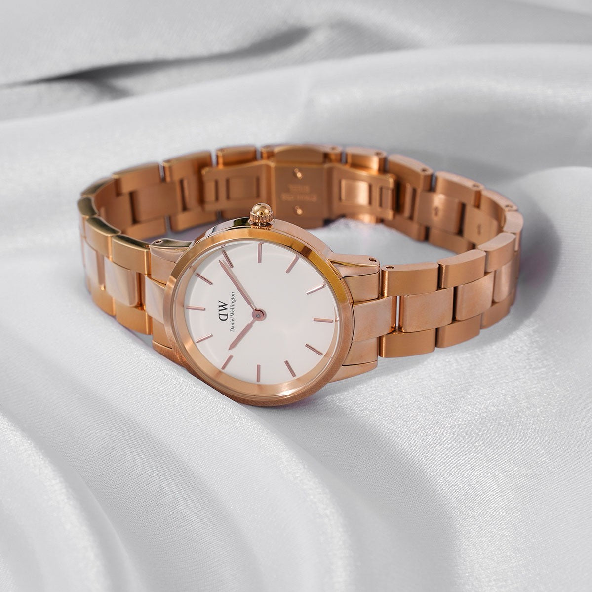 Daniel Wellington Iconic Link White Dial Rose Gold Steel Strap Watch For Women - DW00100211