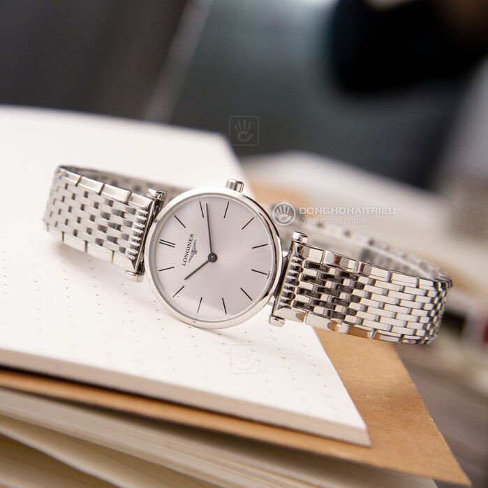 Longines La Grande Classique De Longines Silver Dial Silver Mesh Bracelet Watch for Women - L4.209.4.72.6