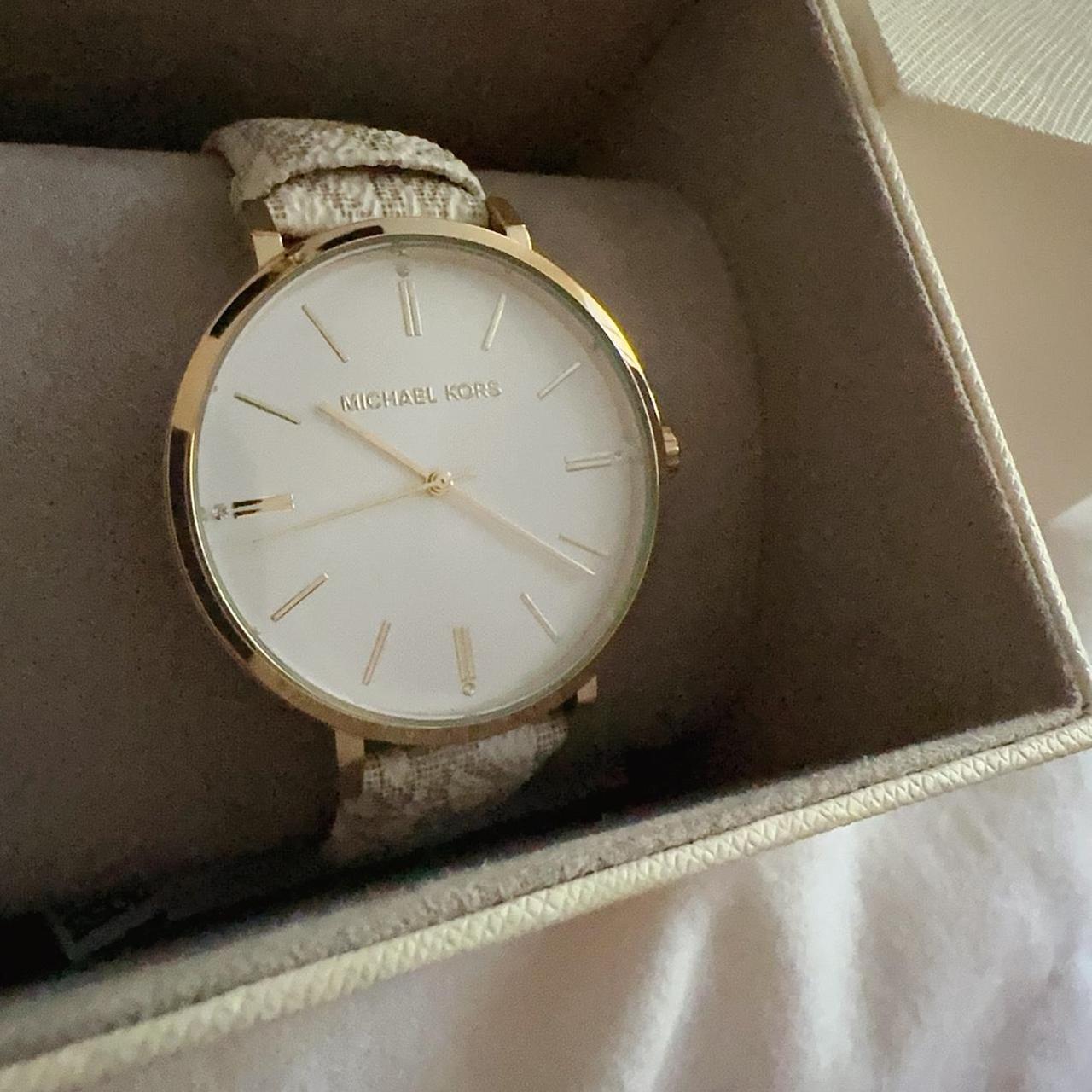 Michael Kors Pyper Analog Silver Dial White Leather Strap Watch for Women - MK2946