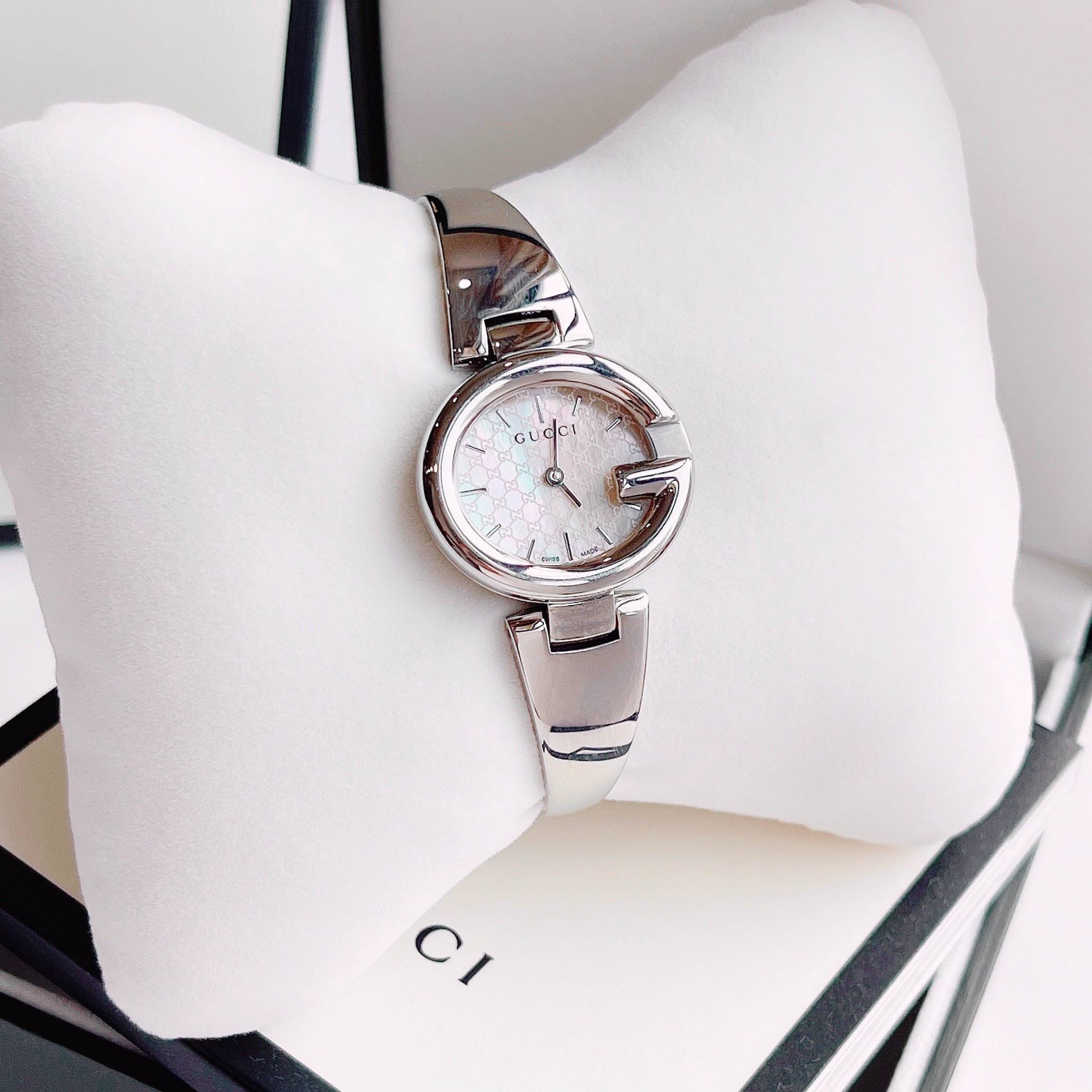 Gucci Guccissima Quartz Silver Dial Silver Steel Strap Watch For Women - YA134511