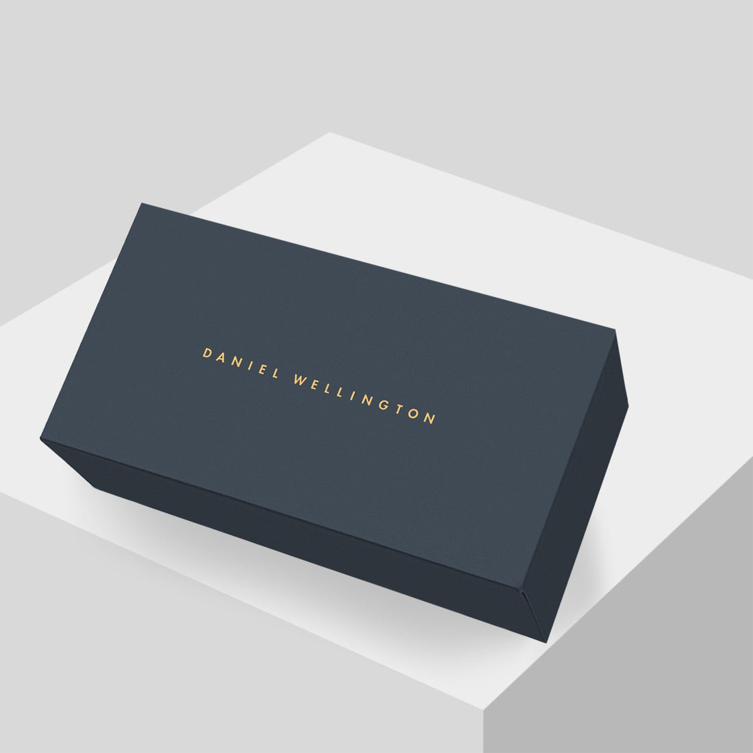 Daniel Wellington Quadro Melrose Green Dial Rose Gold Mesh Strap Watch For Women - DW00100437