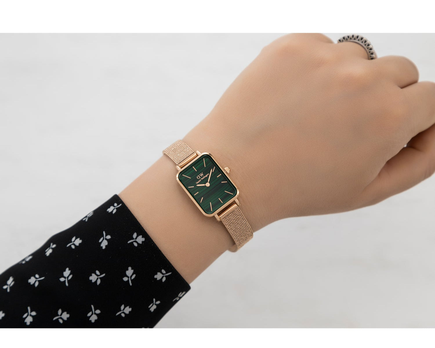 Daniel Wellington Quadro Melrose Green Dial Rose Gold Mesh Strap Watch For Women - DW00100437