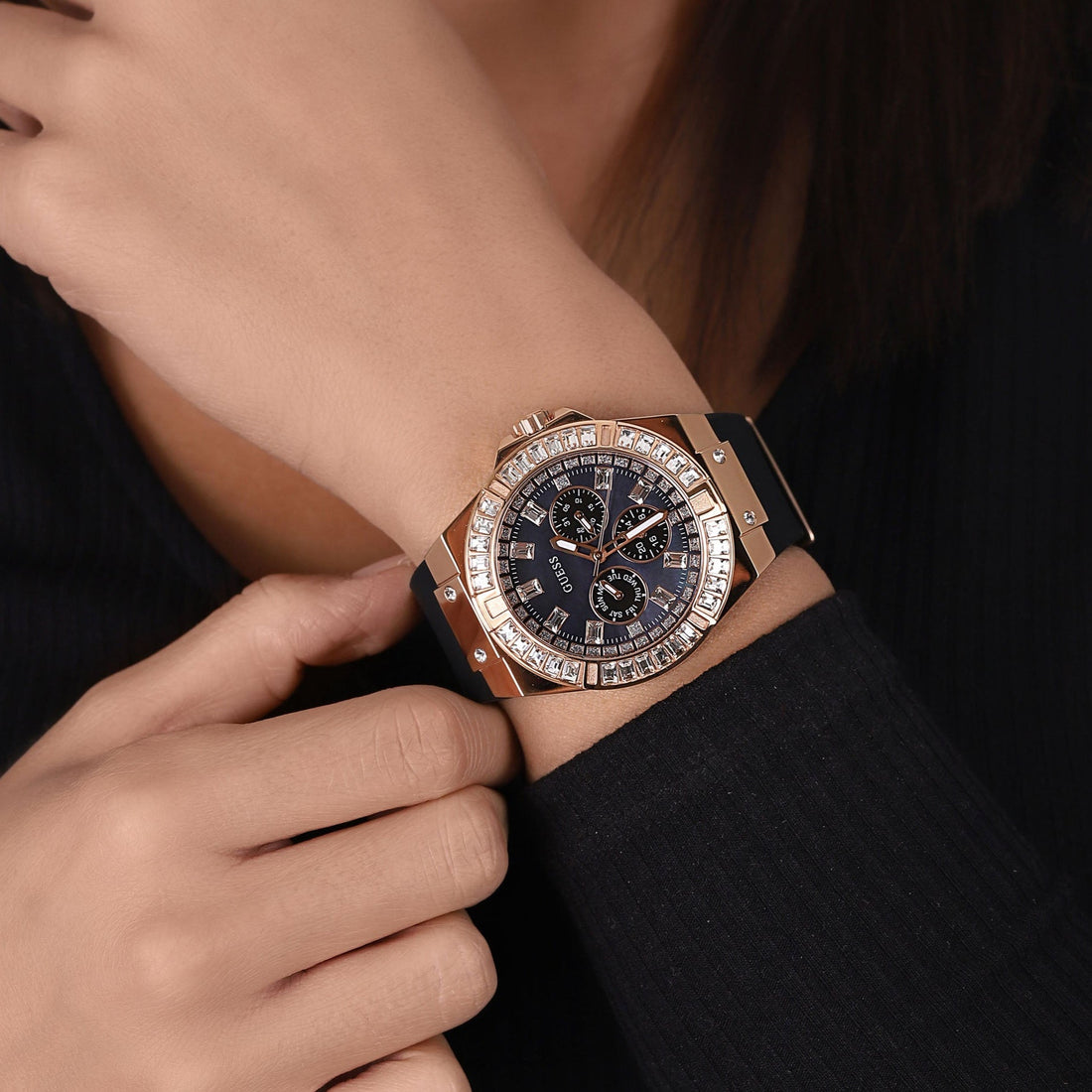 Guess Venus Diamonds Black Dial Black Rubber Strap Watch for Women - GW0118L2