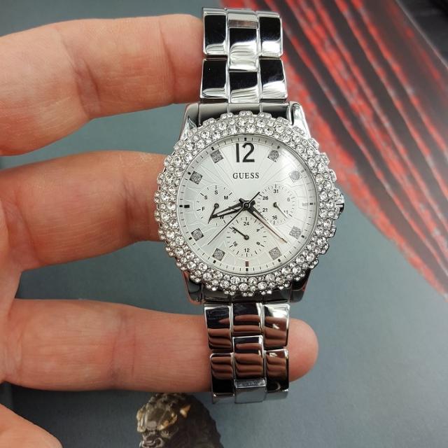 Guess Dazzler Diamonds Silver Dial Silver Steel Strap Watch for Women - W0335L1