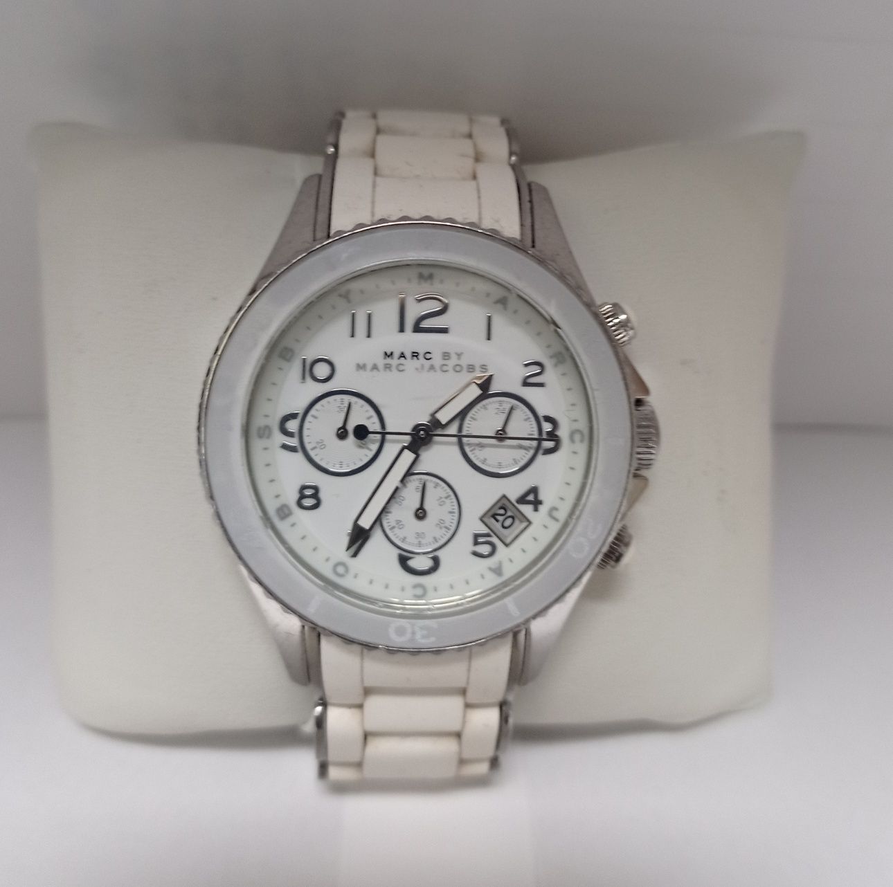 Marc Jacobs Rock White Dial White Silicone Strap Watch for Women - MBM2545
