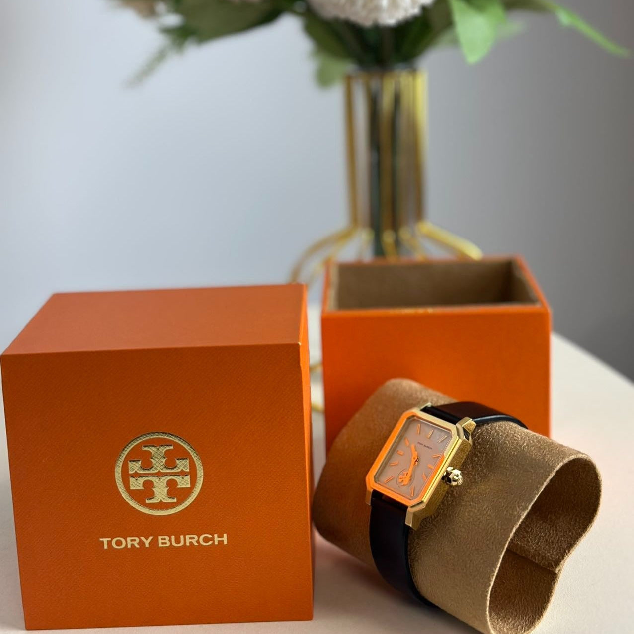 Tory Burch Robinson White Dial Black Leather Strap Watch for Women - TBW1504