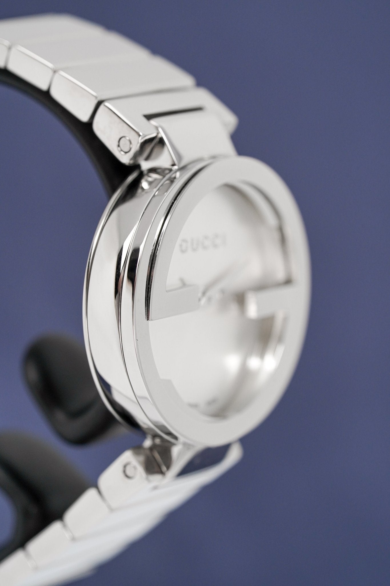 Gucci G Interlocking Silver Dial Silver Steel Strap Watch For Women - YA133503