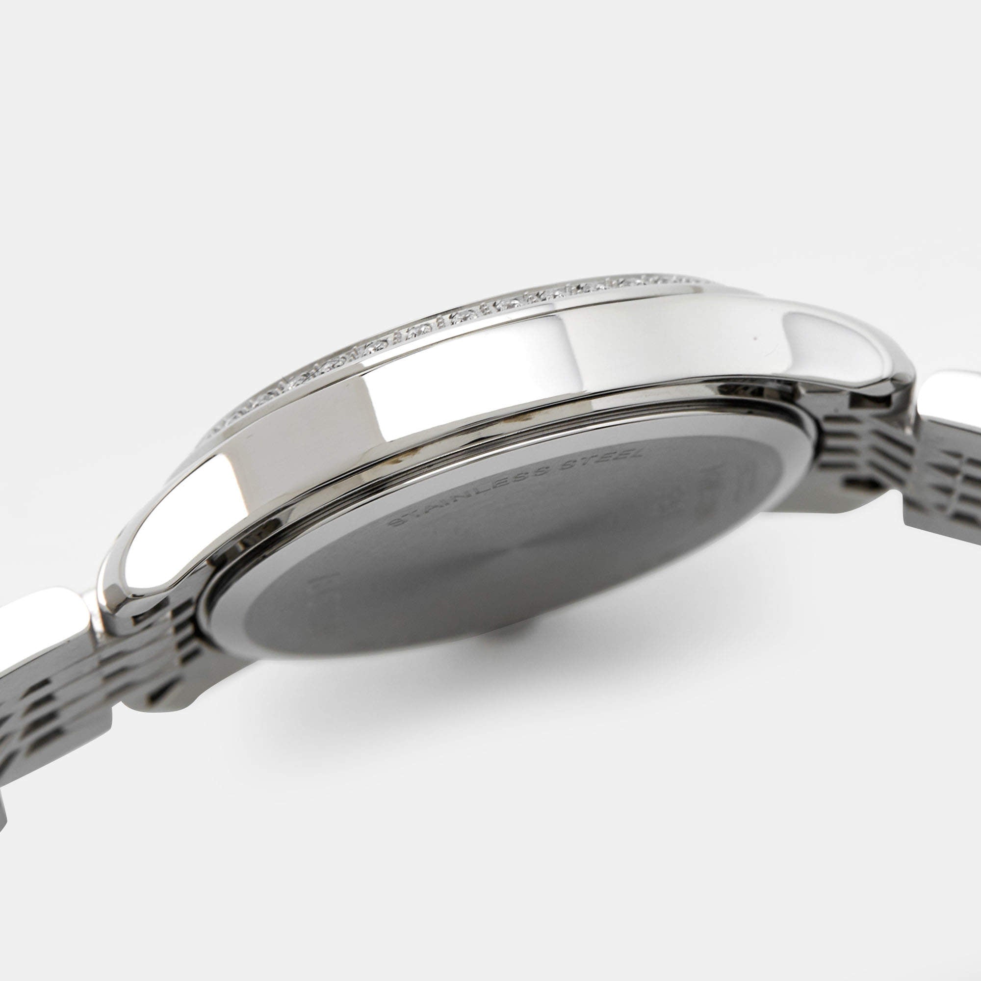 Gucci G Timeless Diamonds Mother of Pearl Dial Silver Mesh Bracelet Watch For Women - YA126508