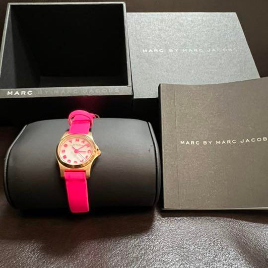 Marc Jacobs Henry White Dial Pink Leather Strap Watch for Women - MBM1237