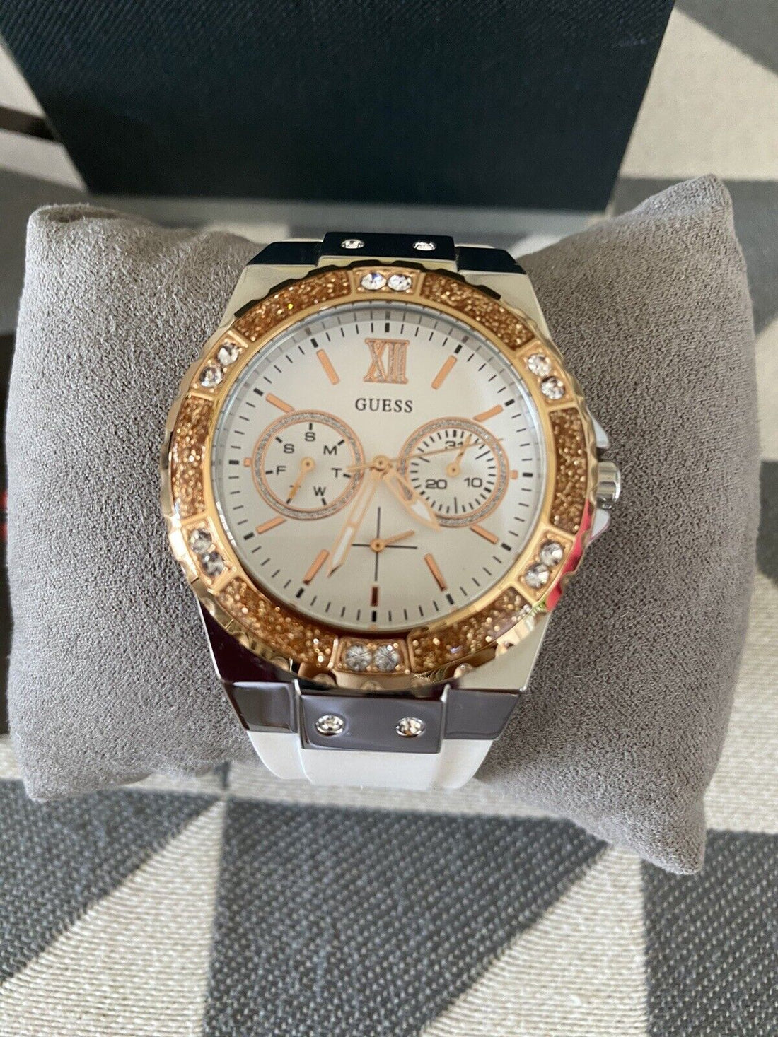 Guess Limelight White Dial White Rubber Strap Watch for Women - W1053L2