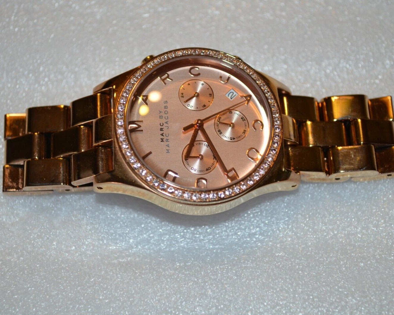 Marc Jacobs Henry Chronograph Rose Gold Dial Rose Gold Steel Strap Watch for Women - MBM3118