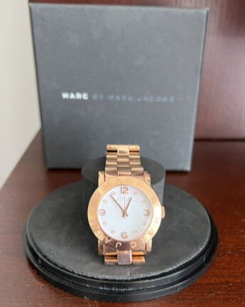 Marc Jacobs Amy White Dial Rose Gold Stainless Steel Strap Watch for Women - MBM3077