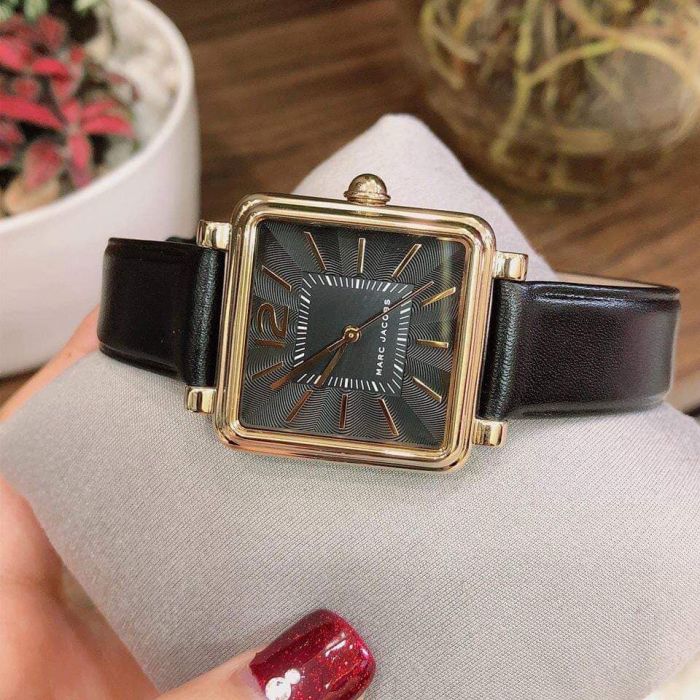 Marc Jacobs Vic Black Dial Black Leather Strap Watch for Women - MJ1522