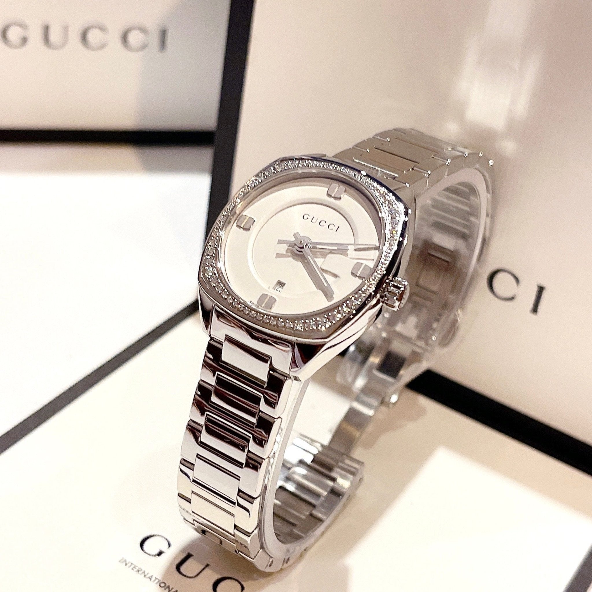Gucci GG2570 Diamonds White Dial Silver Steel Strap Watch For Women - YA142506