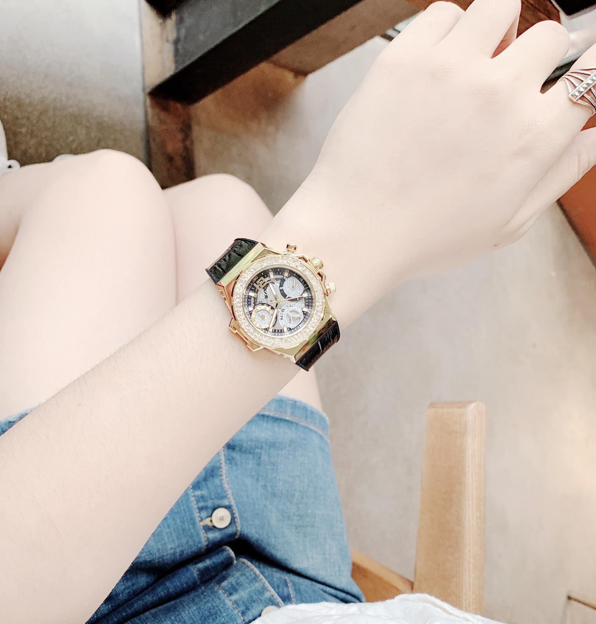 Guess Momentum Chronograph Diamonds Black Dial Black Silicone Strap Watch For Men - GW0518G2